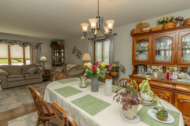9838 Redbud Road, Munster, IN 46321