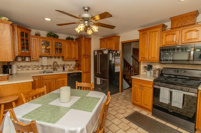 9838 Redbud Road, Munster, IN 46321