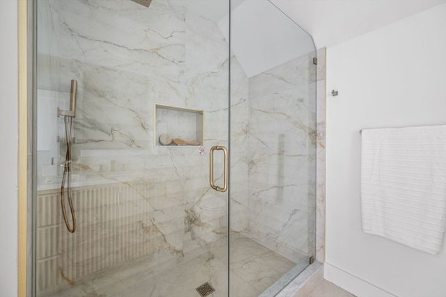 16 Harbor View St 2, Boston, MA 02125