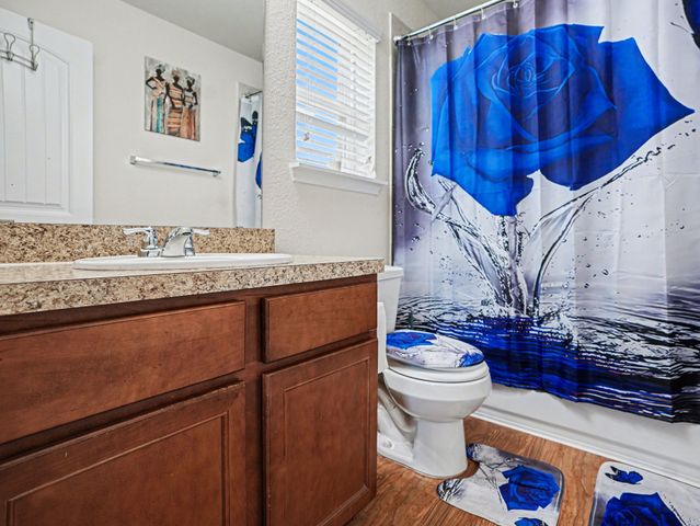1708 Blue Jay Drive, Ennis, TX 75119