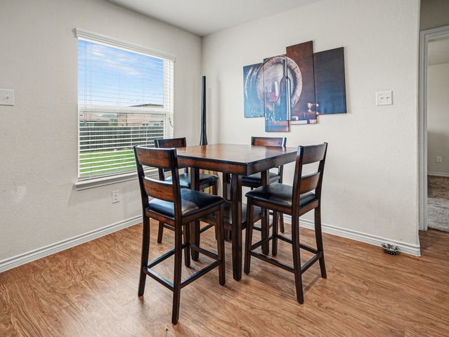 1708 Blue Jay Drive, Ennis, TX 75119