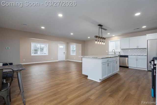 23147 Tawas Avenue, Hazel Park, MI 48030