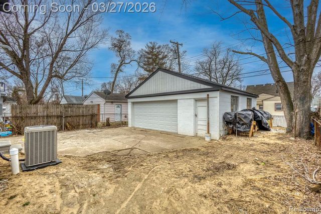 23147 Tawas Avenue, Hazel Park, MI 48030