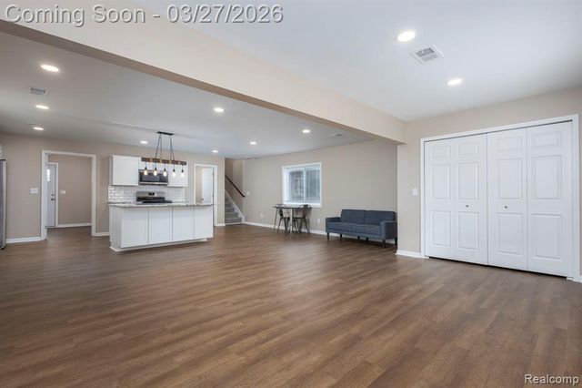 23147 Tawas Avenue, Hazel Park, MI 48030