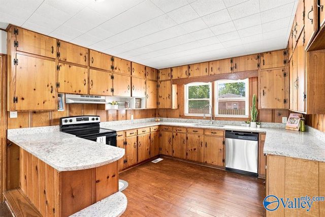 1006 E Forrest Street, Athens, AL 35611