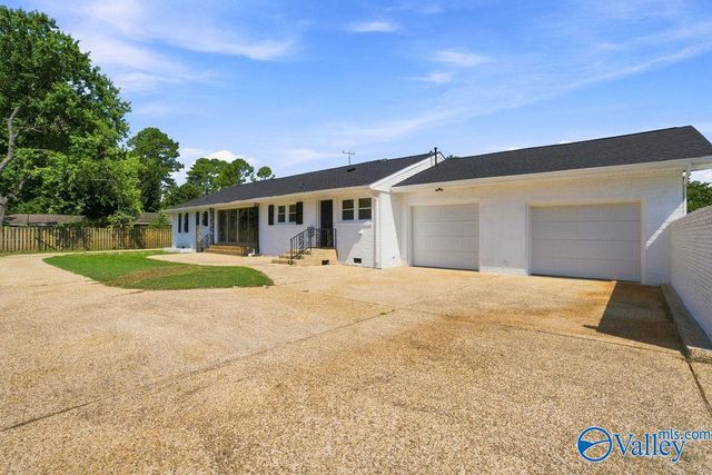 1006 E Forrest Street, Athens, AL 35611