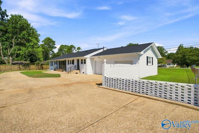 1006 E Forrest Street, Athens, AL 35611