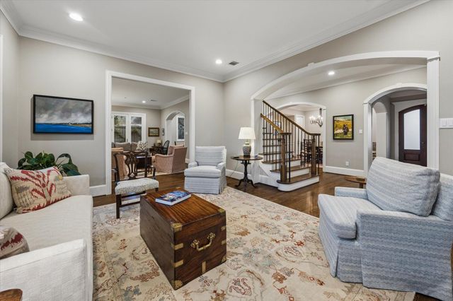 28 Hackberry Lane A, Houston, TX 77027