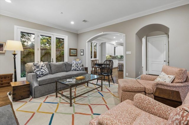 28 Hackberry Lane A, Houston, TX 77027