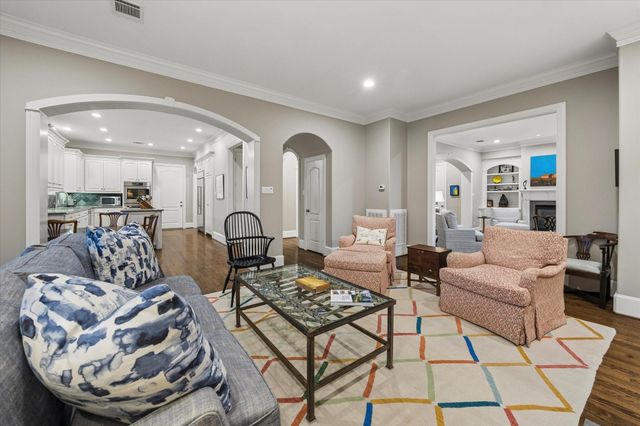 28 Hackberry Lane A, Houston, TX 77027