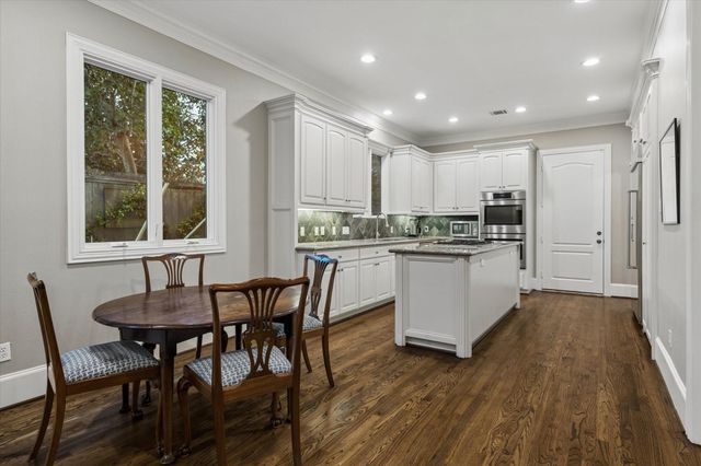 28 Hackberry Lane A, Houston, TX 77027