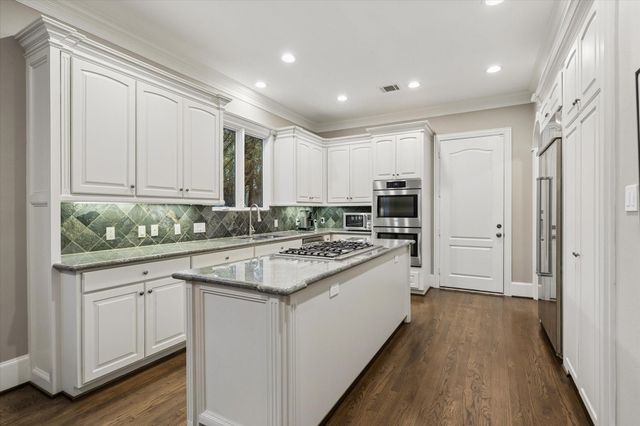 28 Hackberry Lane A, Houston, TX 77027