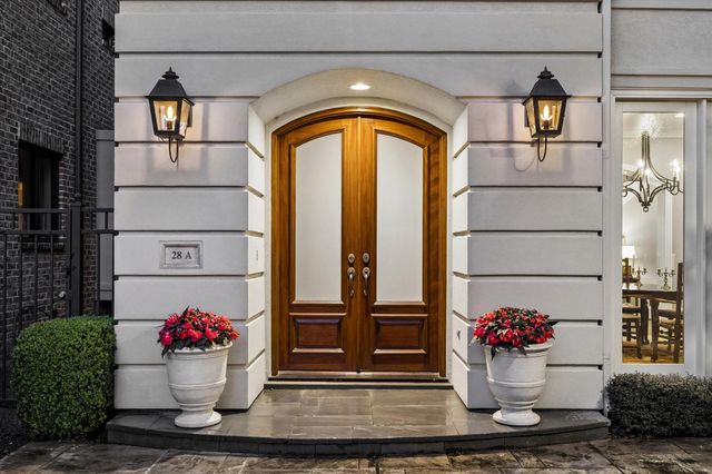 28 Hackberry Lane A, Houston, TX 77027