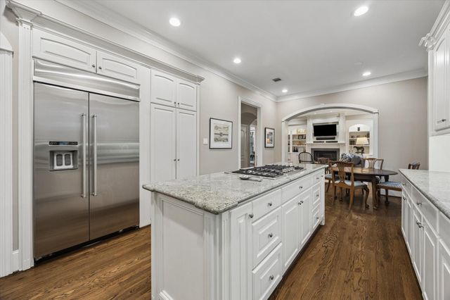 28 Hackberry Lane A, Houston, TX 77027