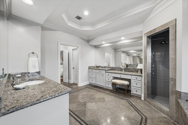 28 Hackberry Lane A, Houston, TX 77027