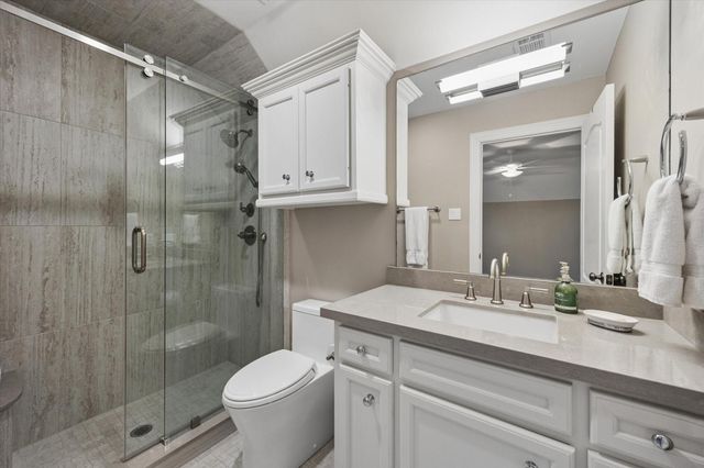 28 Hackberry Lane A, Houston, TX 77027