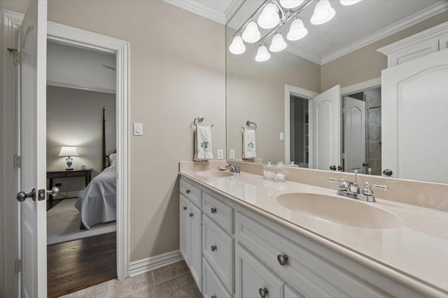 28 Hackberry Lane A, Houston, TX 77027