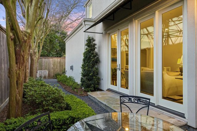 28 Hackberry Lane A, Houston, TX 77027