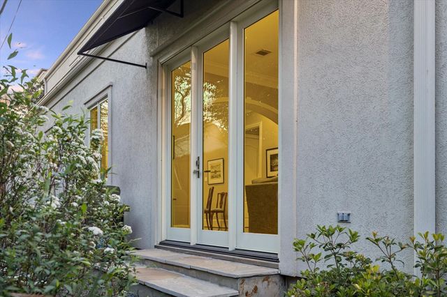 28 Hackberry Lane A, Houston, TX 77027