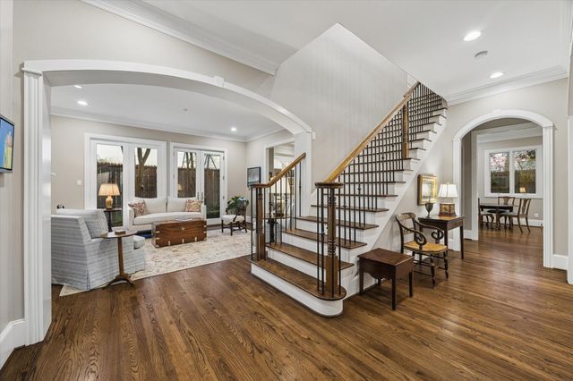 28 Hackberry Lane A, Houston, TX 77027