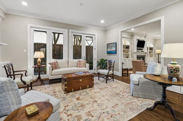 28 Hackberry Lane A, Houston, TX 77027