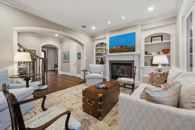 28 Hackberry Lane A, Houston, TX 77027