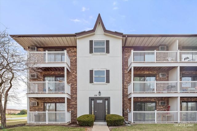 109 Gregory Street 13, Aurora, IL 60504