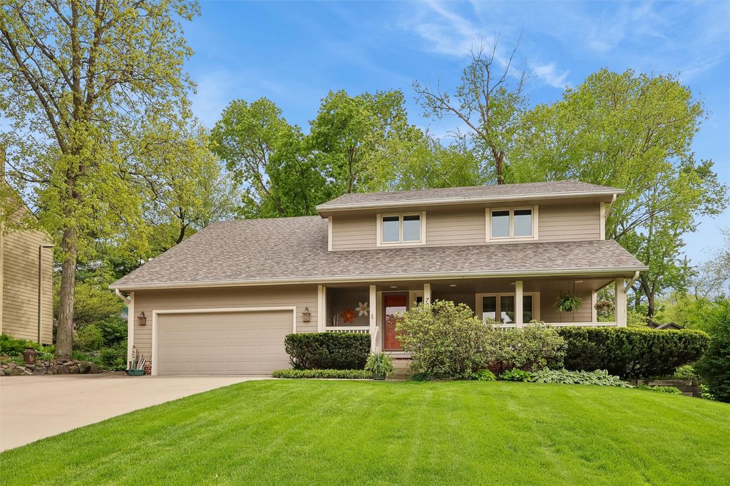 7008 Rocklyn Circle, Urbandale, IA 50322