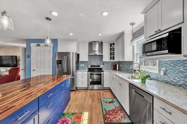 1089 Marie DR, Huddleston, VA 24104