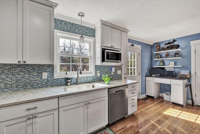 1089 Marie DR, Huddleston, VA 24104