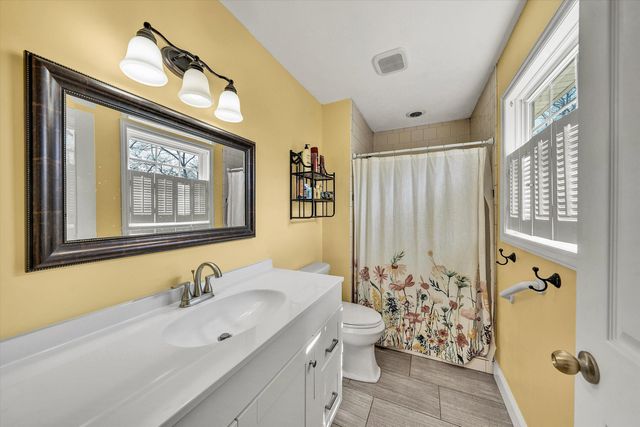 1089 Marie DR, Huddleston, VA 24104