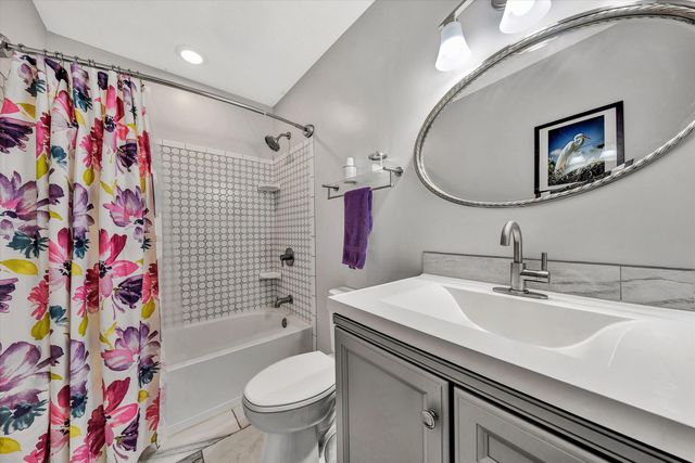 1089 Marie DR, Huddleston, VA 24104