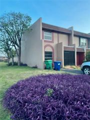 2754 NW 196th St, Miami Gardens, FL 33056