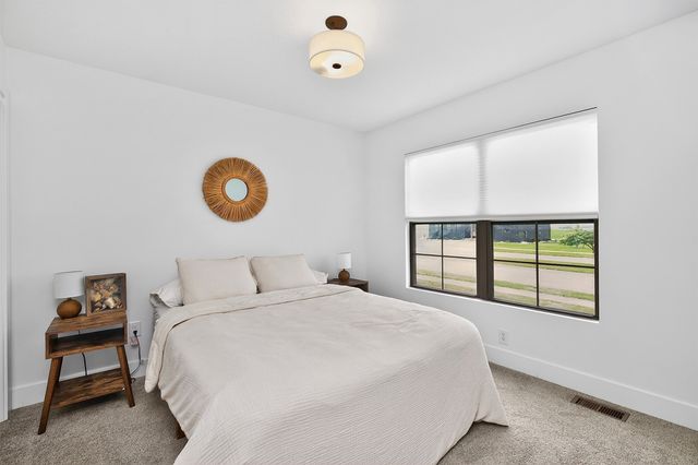 509 Sycamore Street, Dallas Center, IA 50063