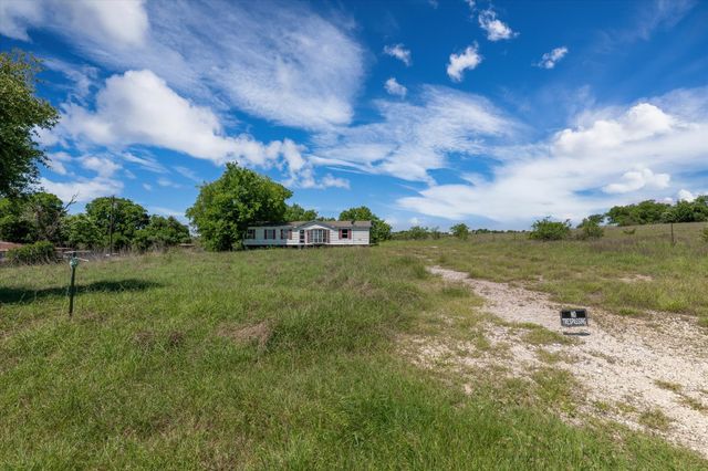 1640 Raby Road, Eddy, TX 76524