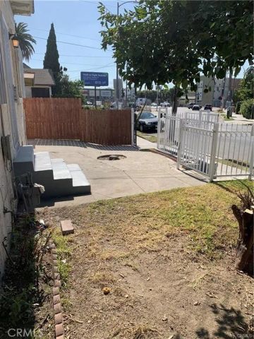 4354 Compton, Los Angeles, CA 90011