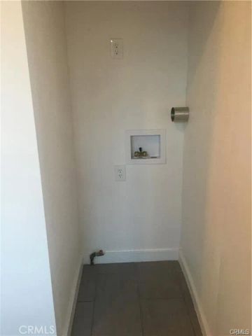 4354 Compton, Los Angeles, CA 90011