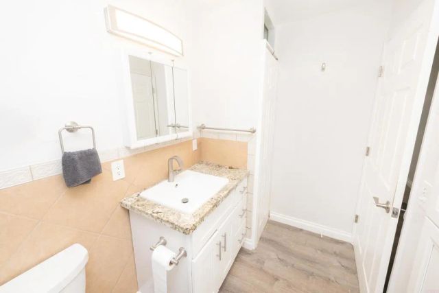 745 east bradley Avenue 11, El Cajon, CA 92021