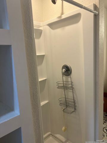 302 Storeywood, San Antonio, TX 78213