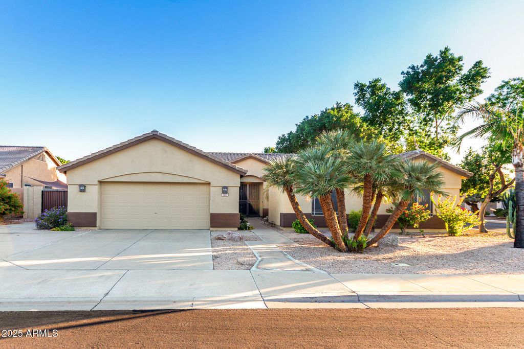 5413 E GARNET Avenue, Mesa, AZ 85206