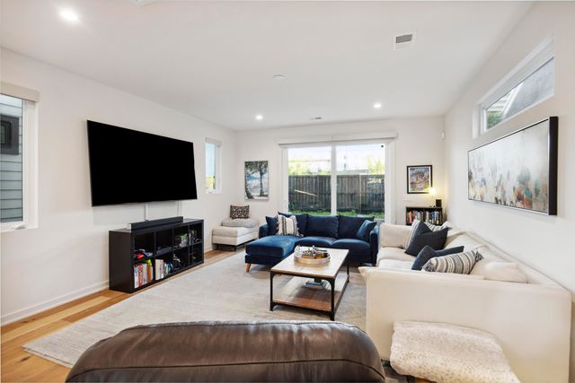 14 F Street B, Charleston, SC 29403