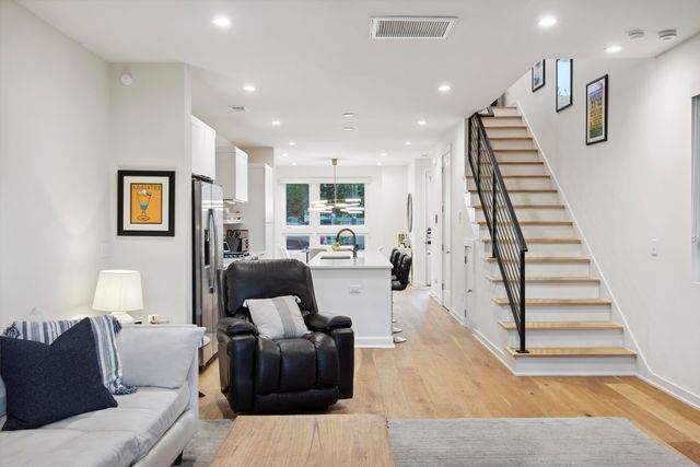 14 F Street B, Charleston, SC 29403