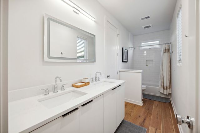 14 F Street B, Charleston, SC 29403