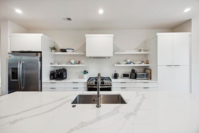 14 F Street B, Charleston, SC 29403