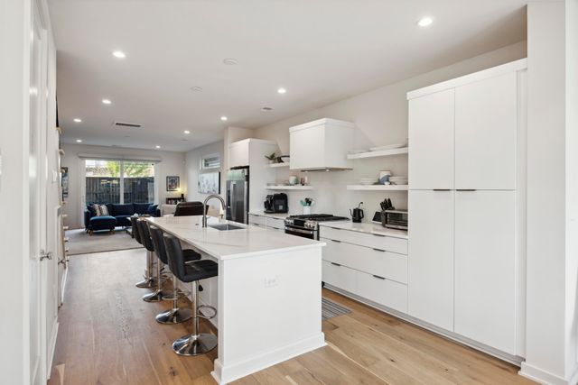 14 F Street B, Charleston, SC 29403