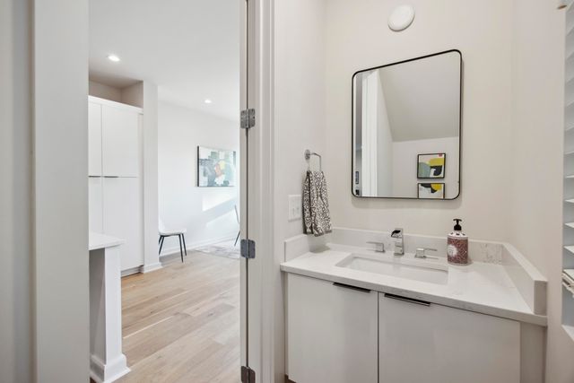 14 F Street B, Charleston, SC 29403