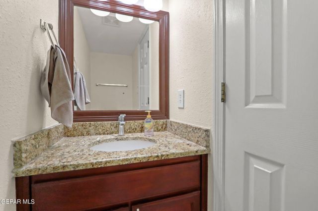 1425 RAINBOW RIDGE Drive, El Paso, TX 79912