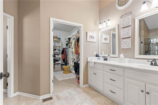 5405 NW 94th Street, Kansas City, MO 64154