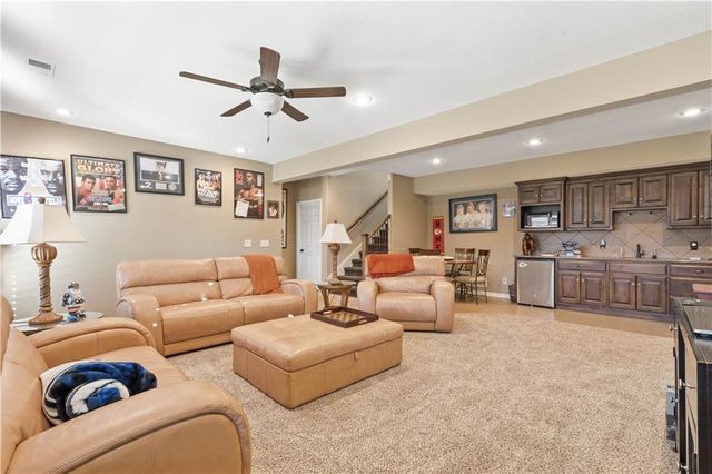 5405 NW 94th Street, Kansas City, MO 64154