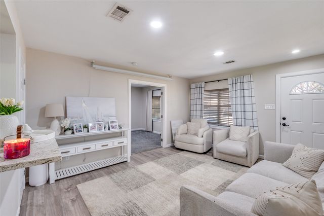 13803 Stardust Lane, Dallas, TX 75234